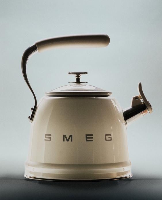 FERVEDOR DE ASSOBIO SMEG