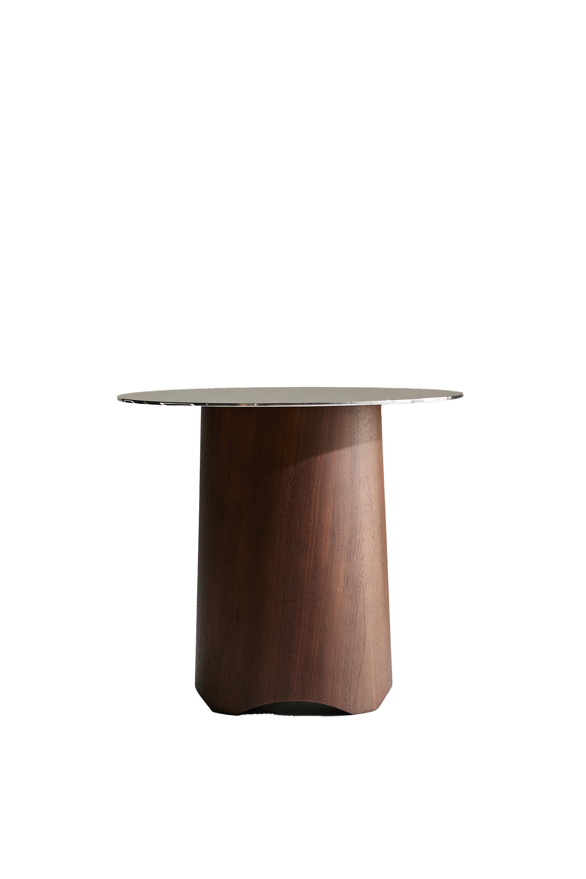 SIDETABLE 04