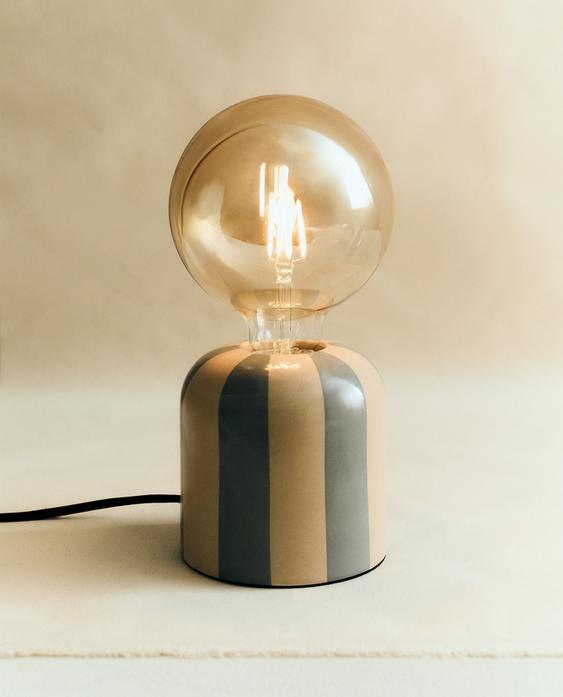 BØRNS KERAMISK BORDLAMPE MED LYSPÆRE