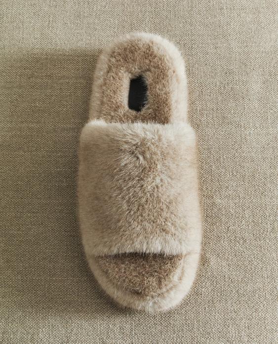 FAUX FUR FLATFORM SLIPPERS