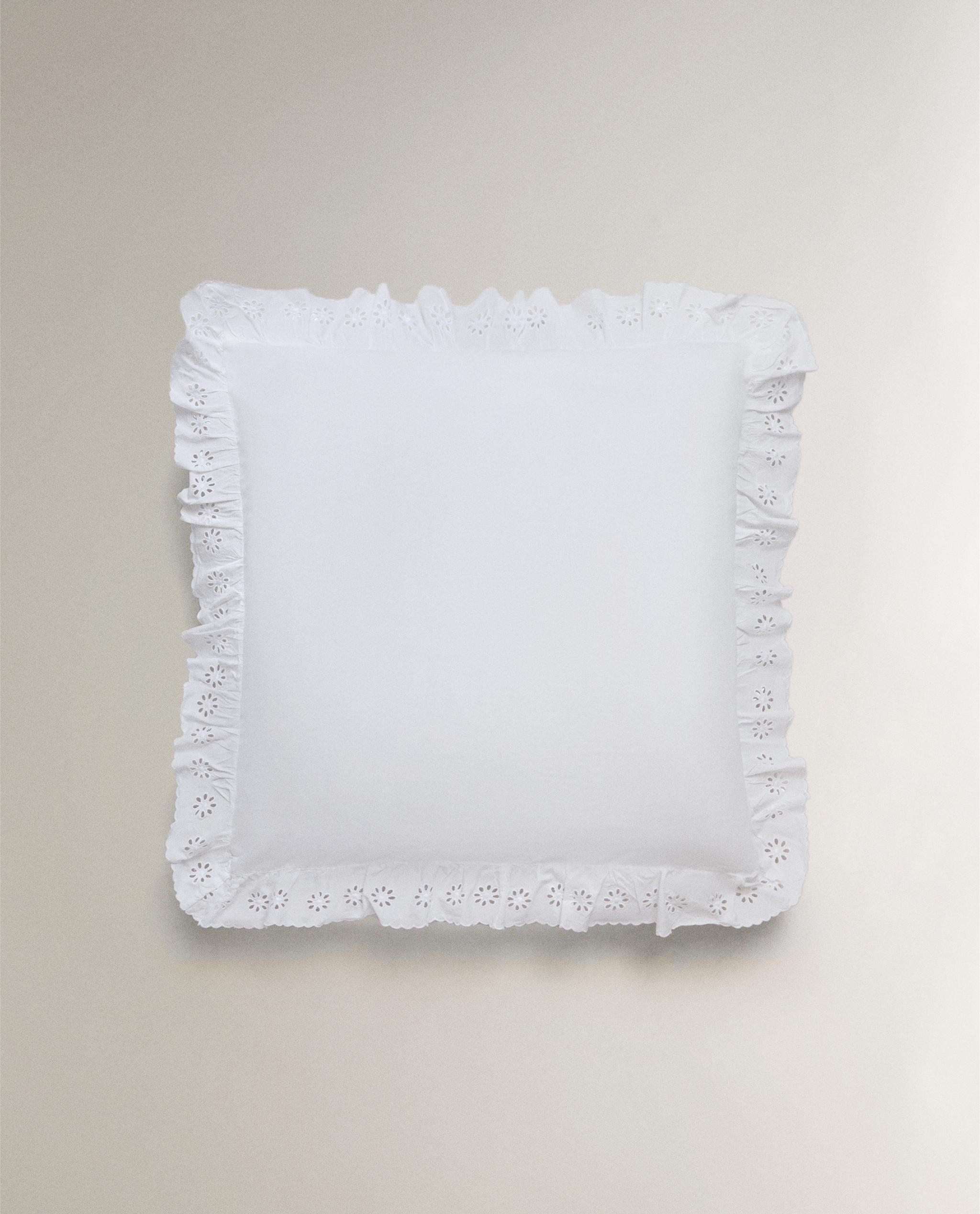 RUFFLED COTTON PILLOWCASE product thumbnail 4