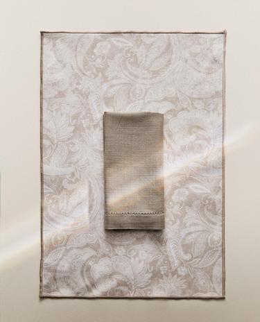 PAISLEY PRINT RESIN-COATED PLACEMAT