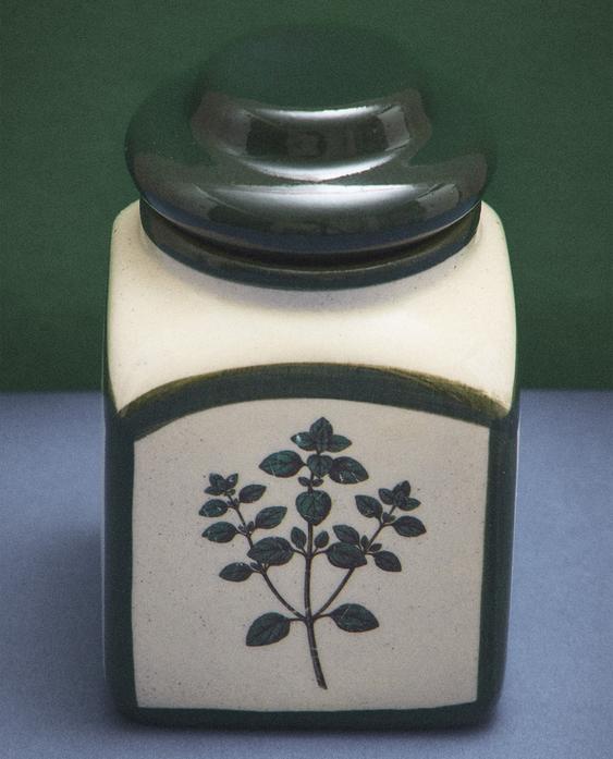 (320 G) OREGANO SCENTED CANDLE