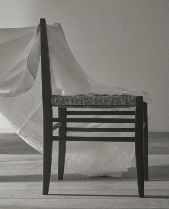 LINEN CURTAIN WITH SCALLOPED HEM LINEN CURTAIN WITH SCALLOPED HEM