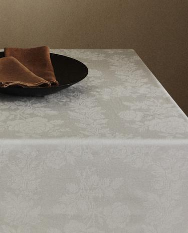 NAPPE JACQUARD ROSES