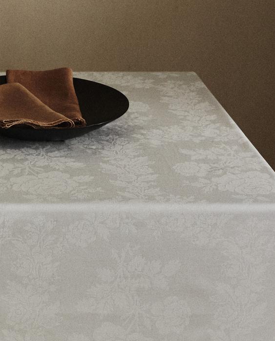 مفرش مائدة جاكار ببورد مفرش مائدة جاكار ببورد