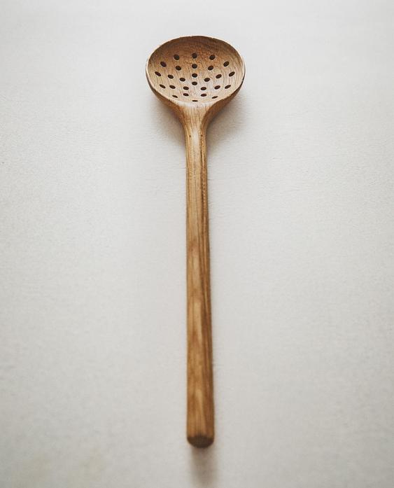 OAK SLOTTED SPOON OAK SLOTTED SPOON