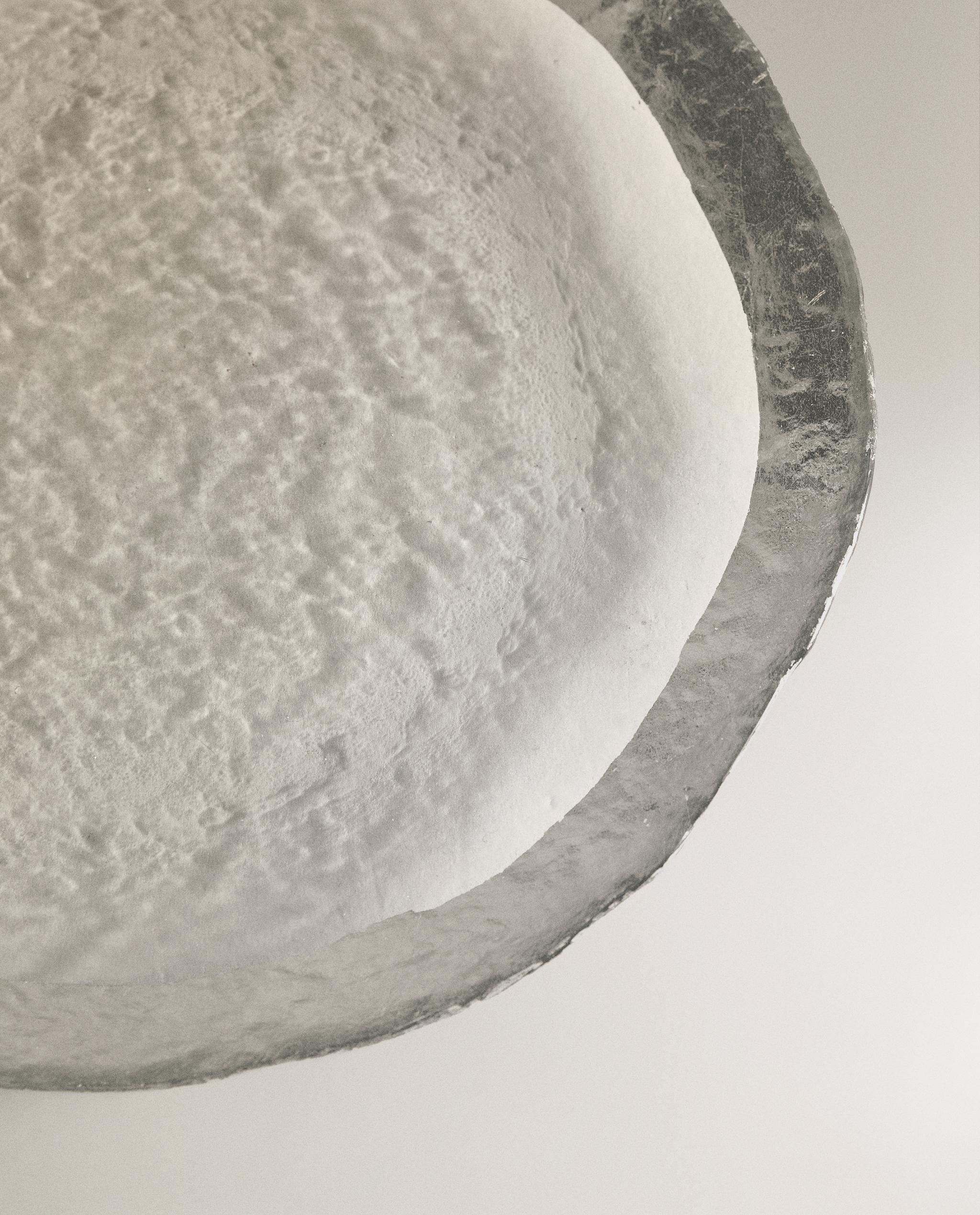 RAISED GLASS DESSERT PLATE WITH SILVER RIM product thumbnail 4