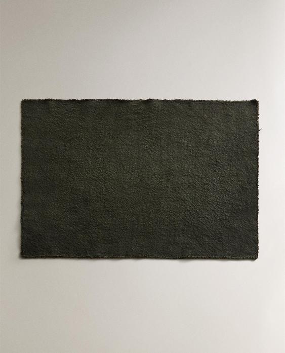 TISCHSET AUS LEINEN MIT AUSGEFRANSTEM RAND