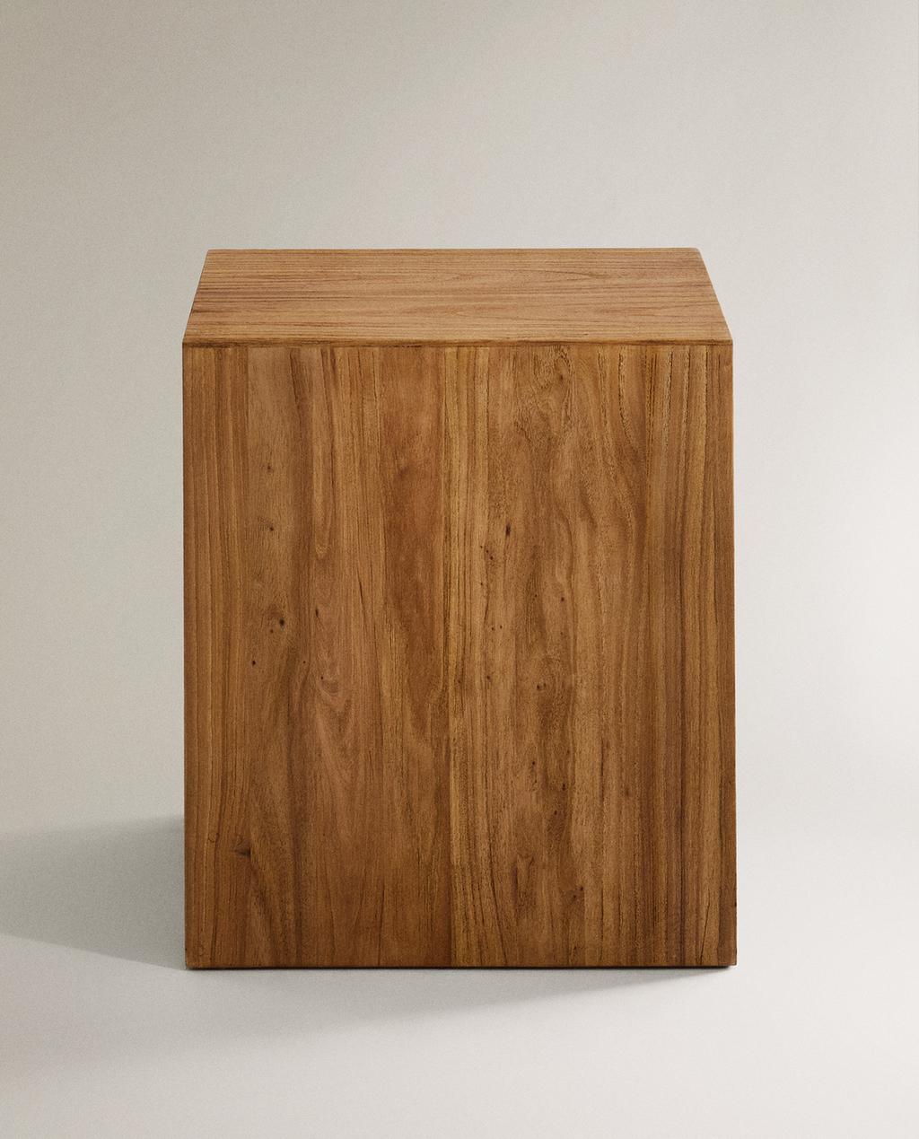 WOODEN CUBE TABLE