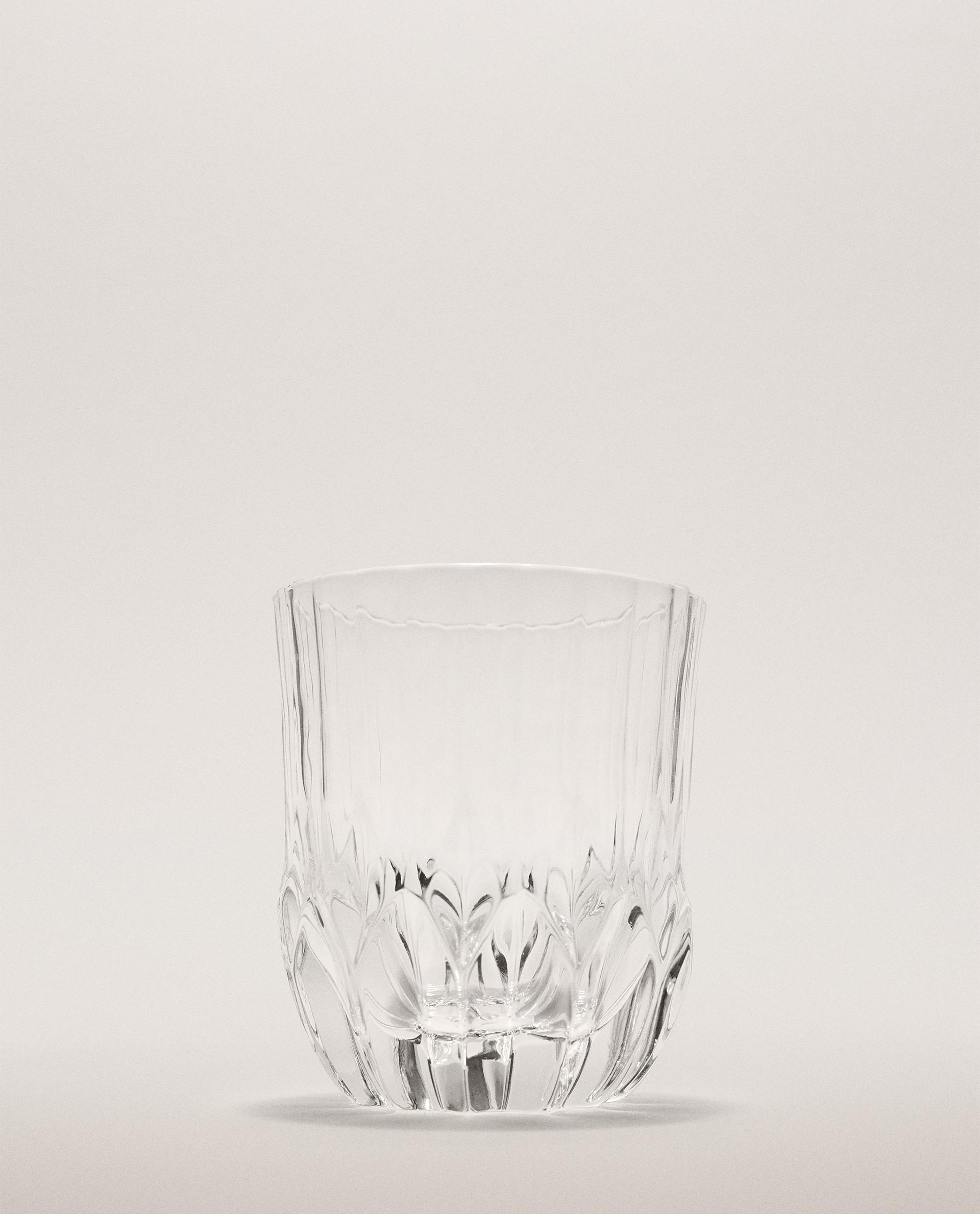 ENGRAVED-EFFECT CRYSTALLINE TUMBLER ENGRAVED-EFFECT CRYSTALLINE TUMBLER