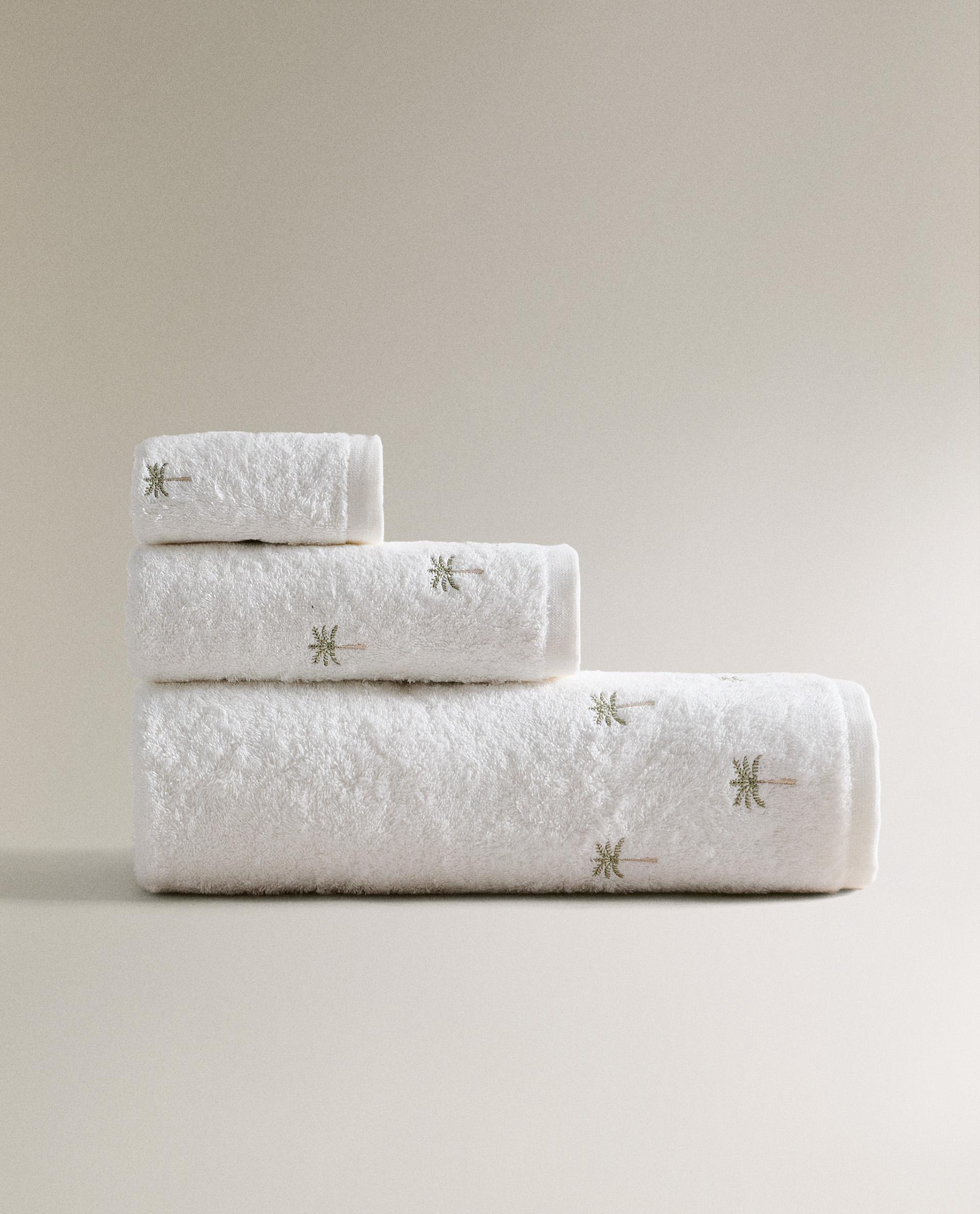 Jacquard Towel Towels Zara Home PALM TREE EMBROIDERY BATH TOWEL