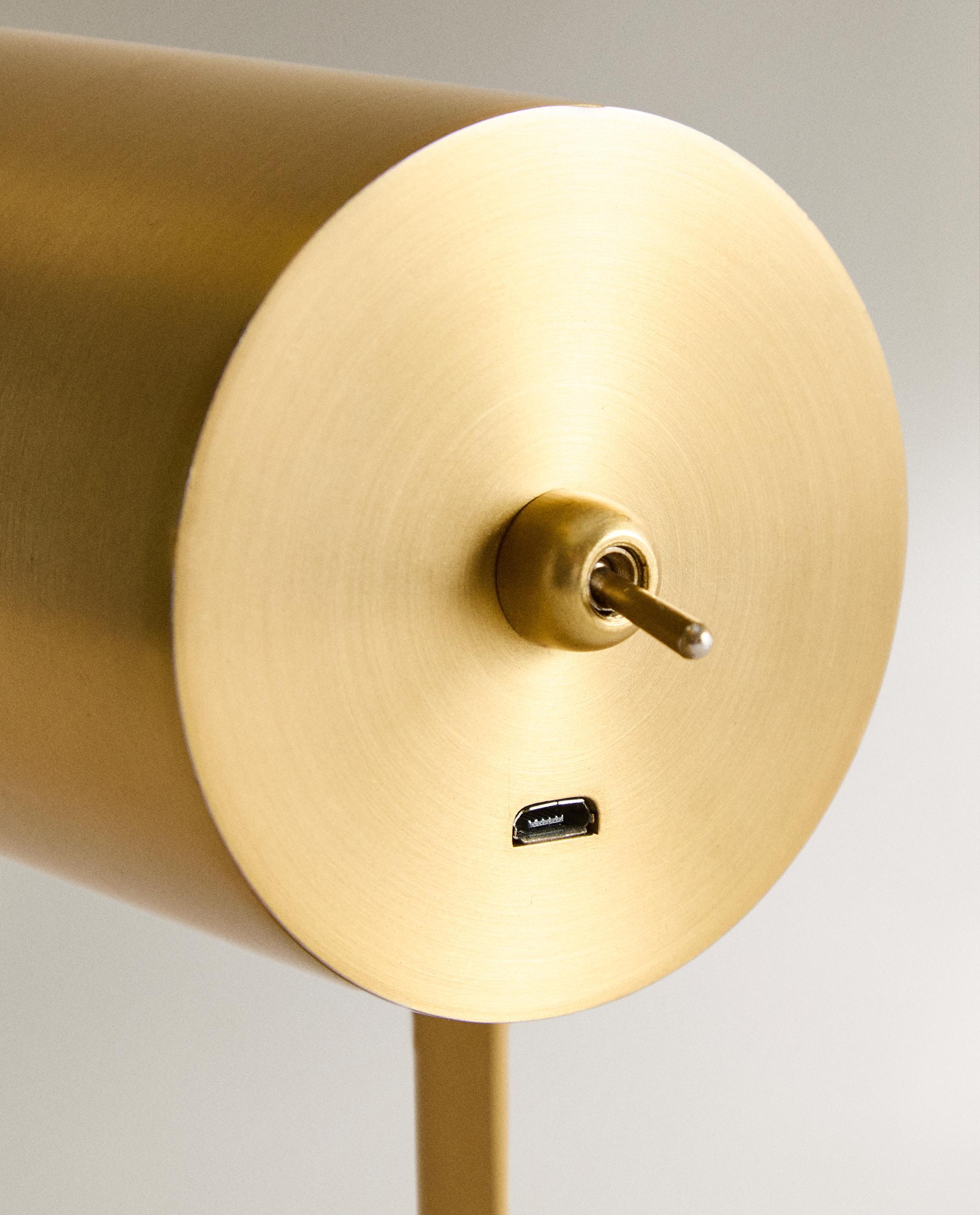 LAMP | USB RECHARGEABLE TABLE SPOTLIGHT product thumbnail 6
