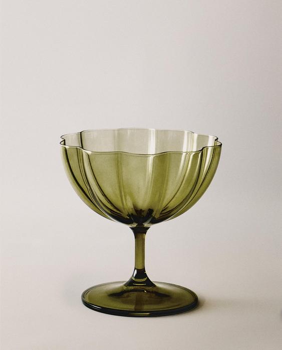 KOZAREC ZA SLADOLED Z VALOVITIM DIZAJNOM