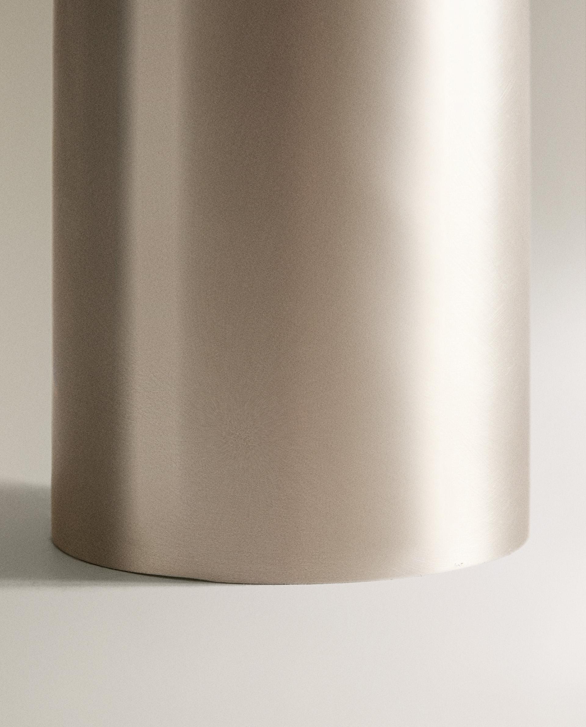 TABLE LAMP WITH METAL BASE product thumbnail 11