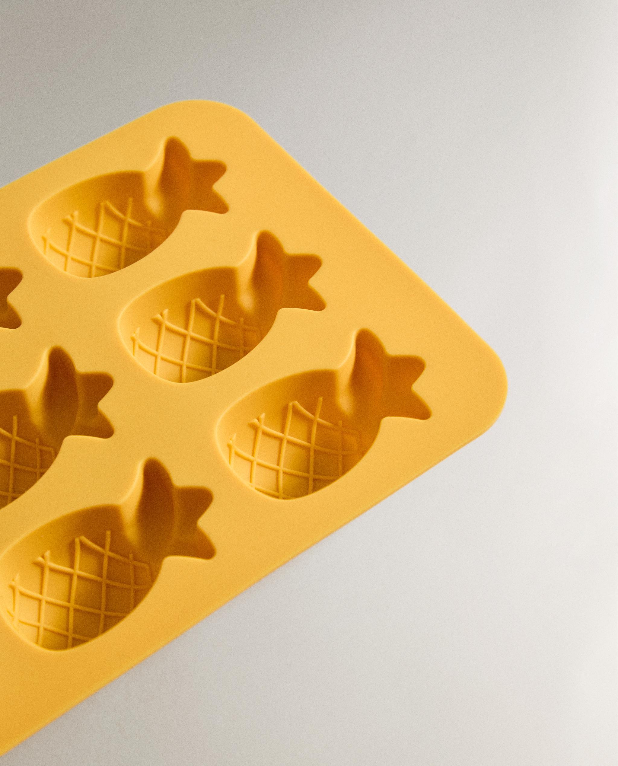 SILICONE PINEAPPLE ICE BUCKET TRAY 12 ICE CUBES product thumbnail 4