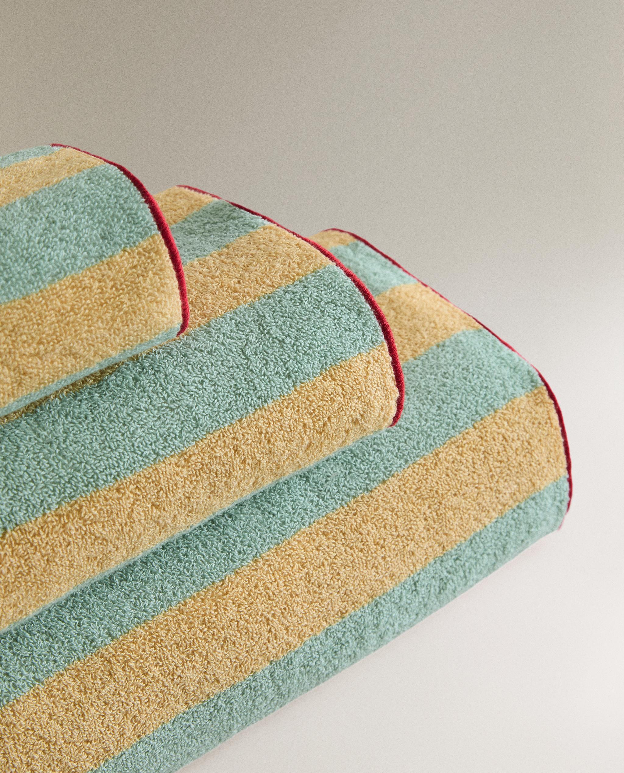 STRIPED TOWEL WITH TOPSTITCHING product thumbnail 3