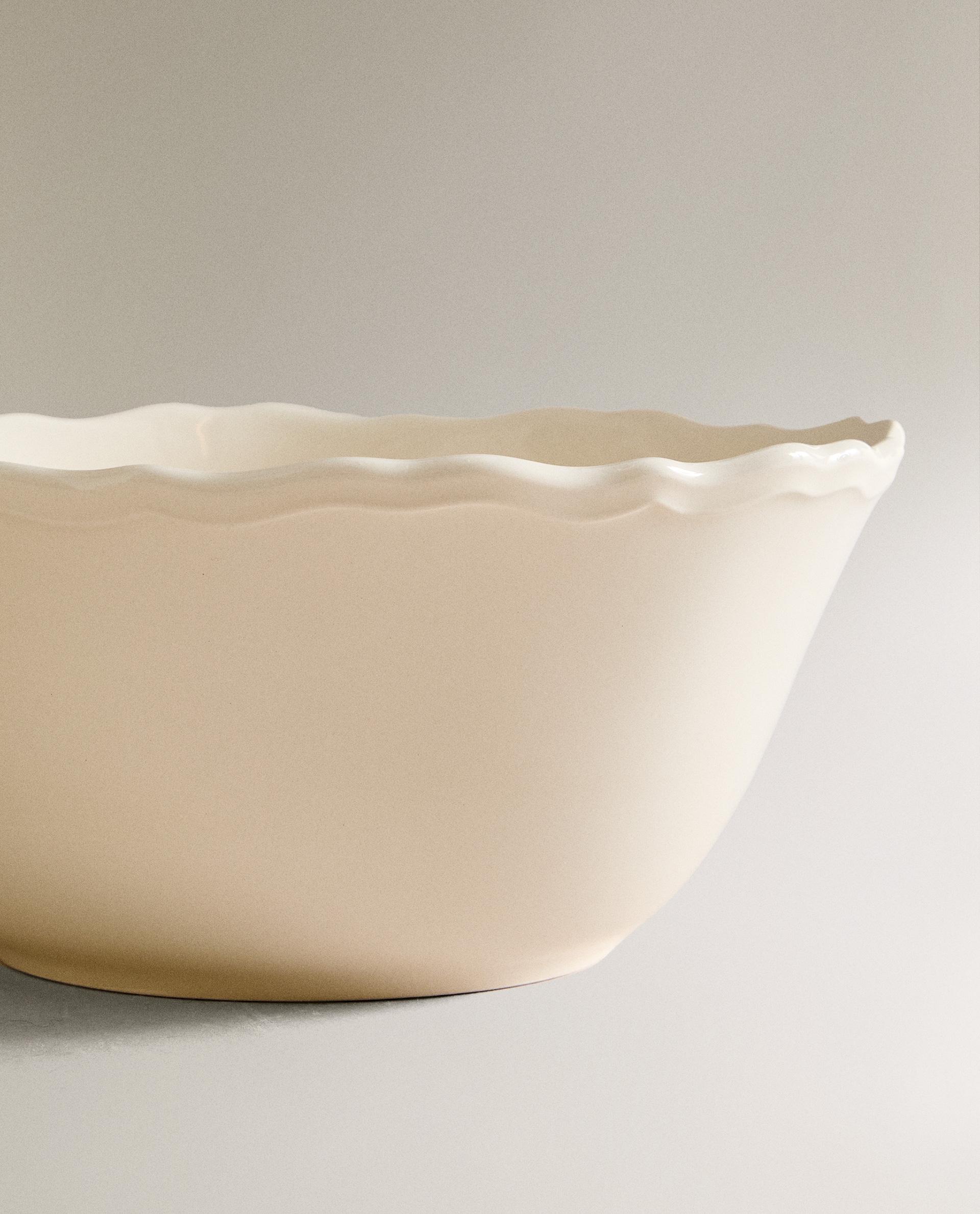 EARTHENWARE SALAD BOWL WITH RAISED-DESIGN EDGE product thumbnail 7