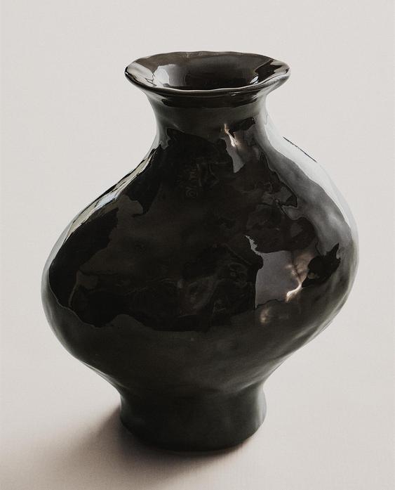 UNREGELMÄSSIGE KERAMIKVASE UNREGELMÄSSIGE KERAMIKVASE