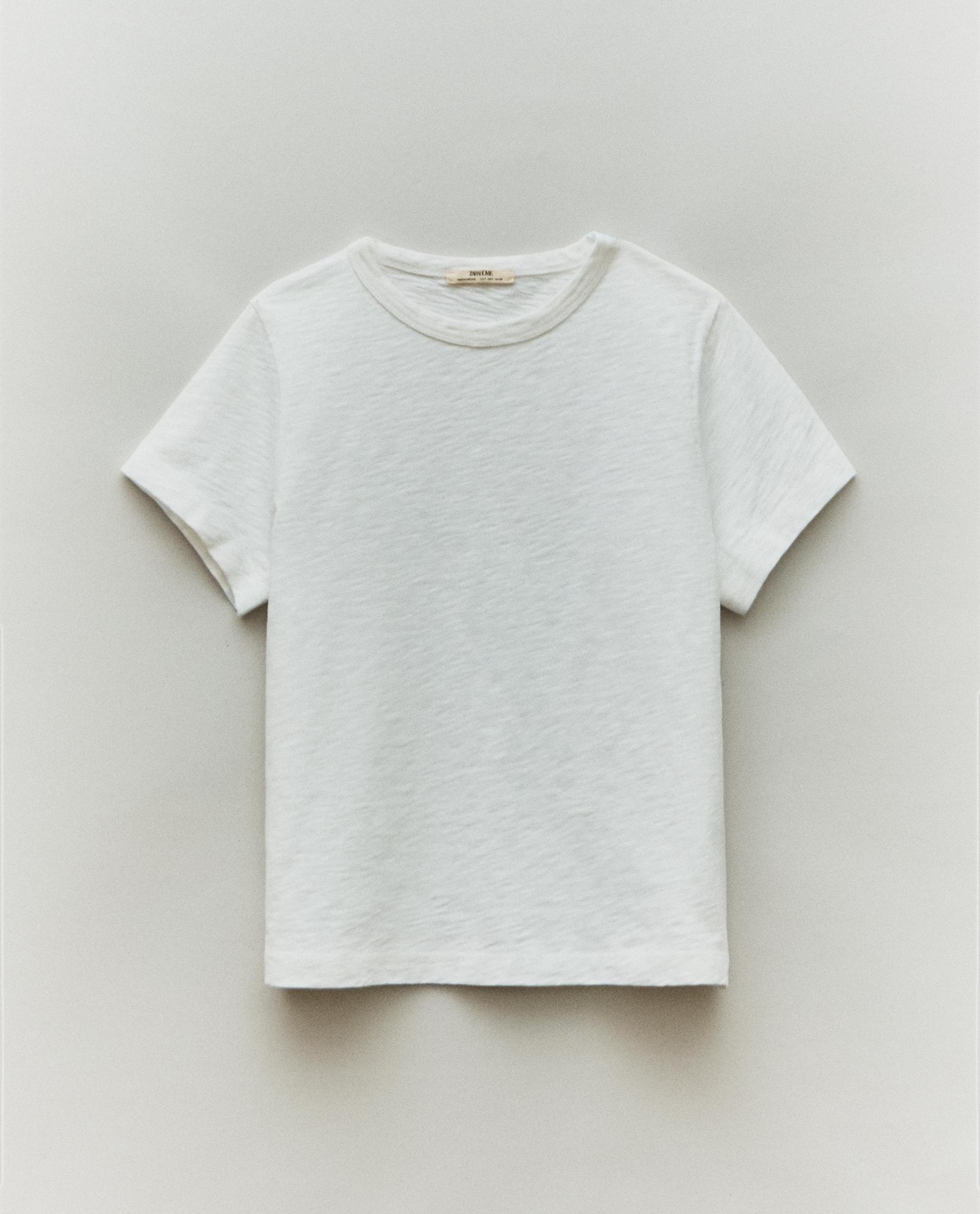 T-SHIRT MET KORTE MOUW T-SHIRT MET KORTE MOUW