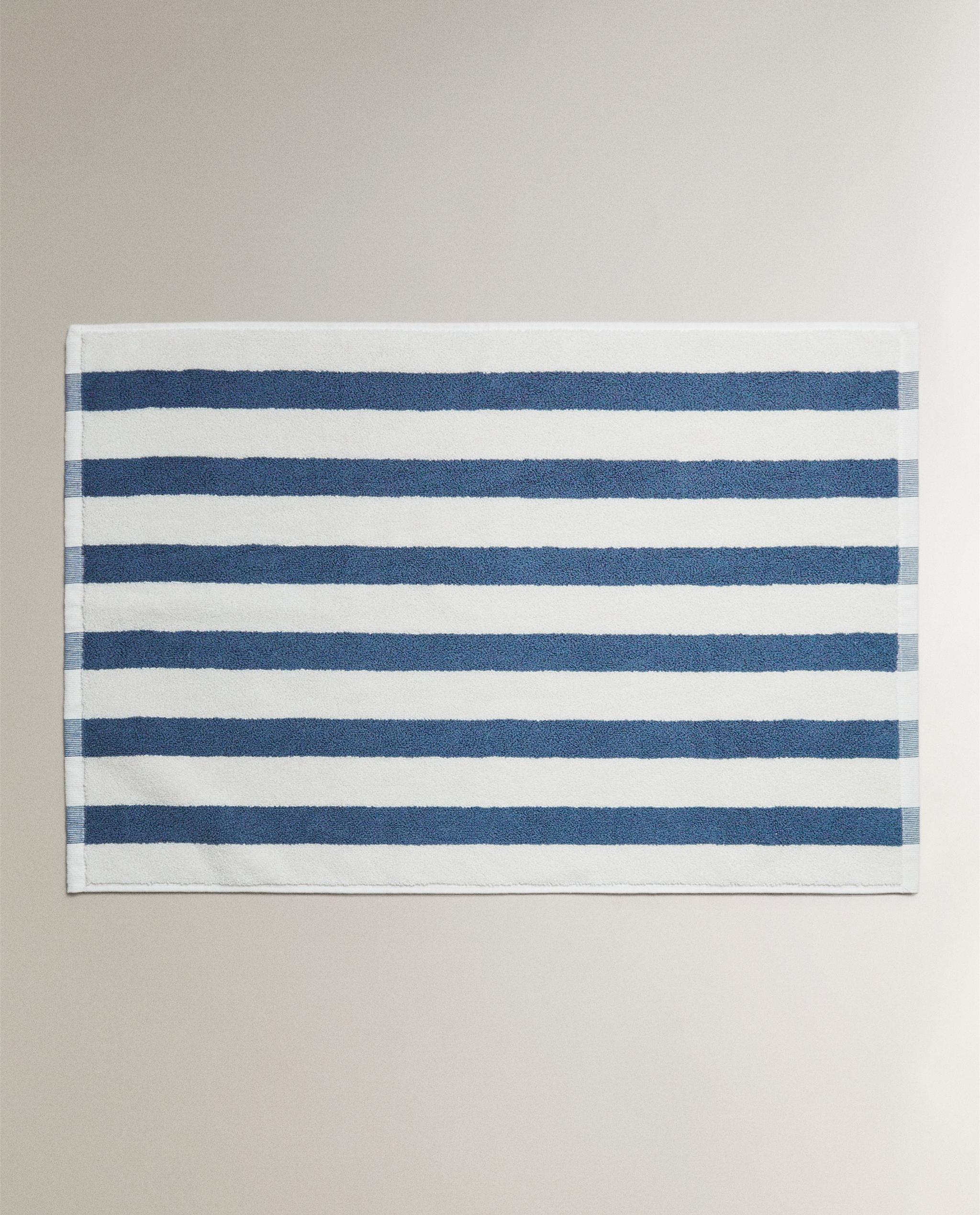 TWO-TONE STRIPED BATH MAT product thumbnail 7