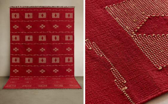 Woll- und Raphia-Teppich mit Geometrischem Muster Woll- und Raphia-Teppich mit Geometrischem Muster