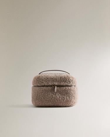 FURRY TOILETRY BAG
