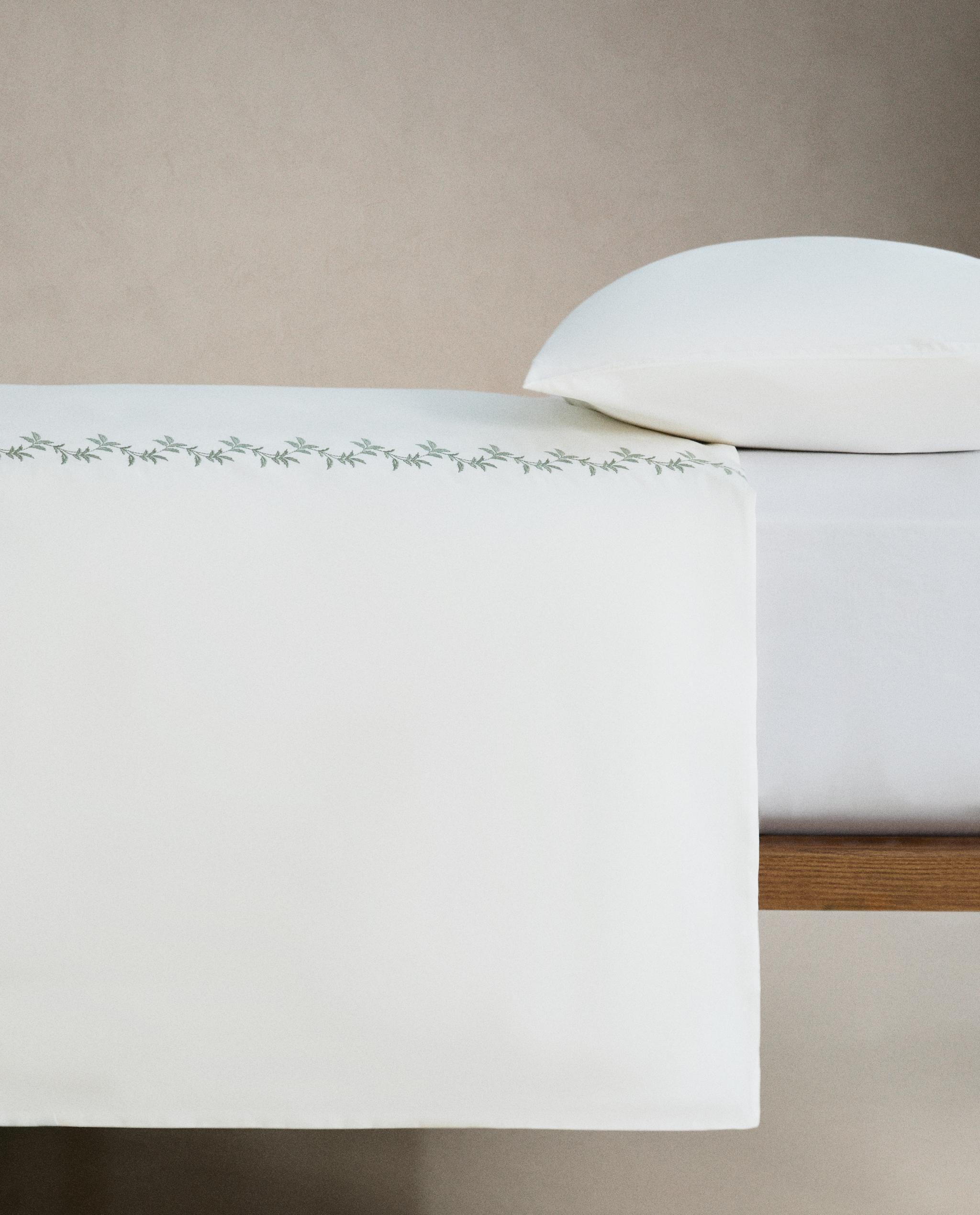 SATEEN DUVET COVER WITH EMBROIDERED LEAVES product thumbnail 2