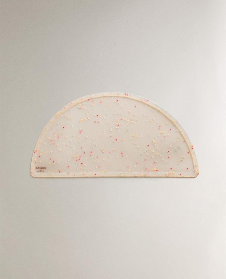 MANTEL INDIVIDUAL INFANTIL SILICONA CONFETI