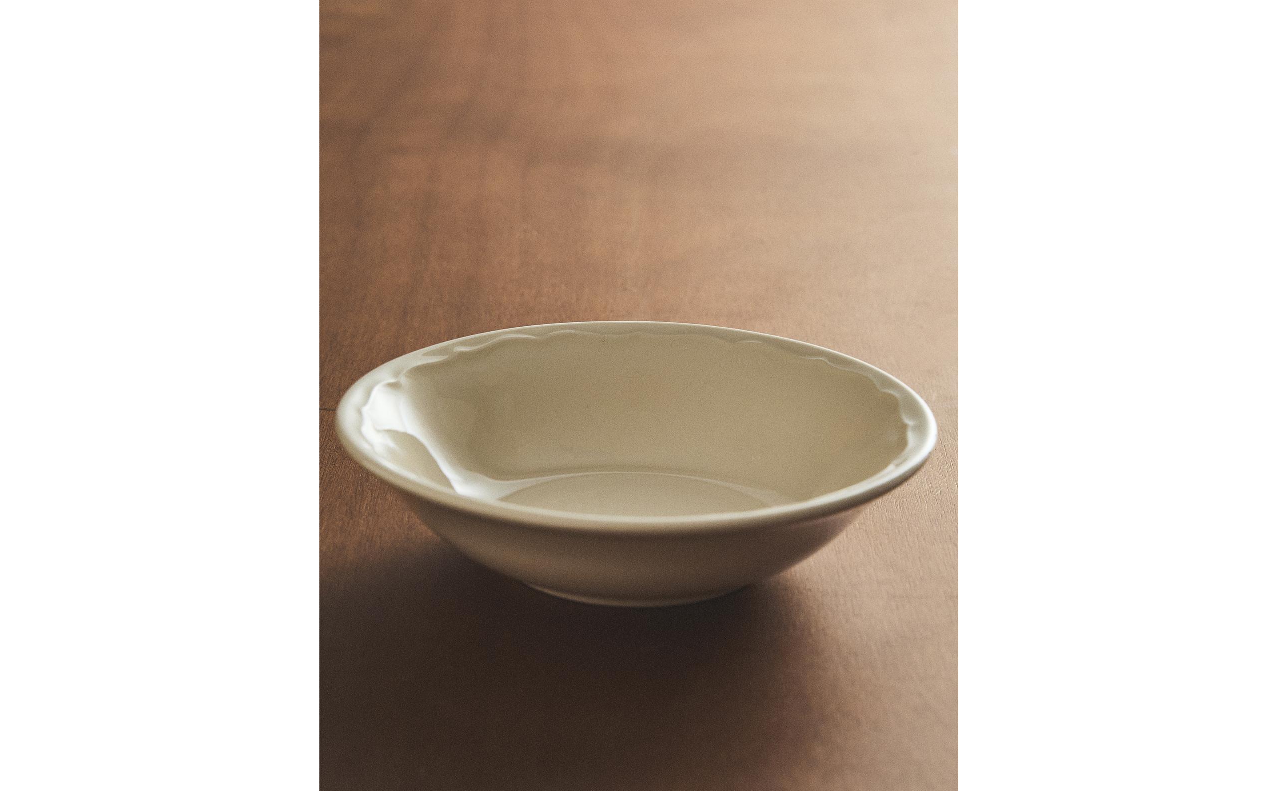 EARTHENWARE BOWL WITH RAISED-DESIGN EDGE product thumbnail 6