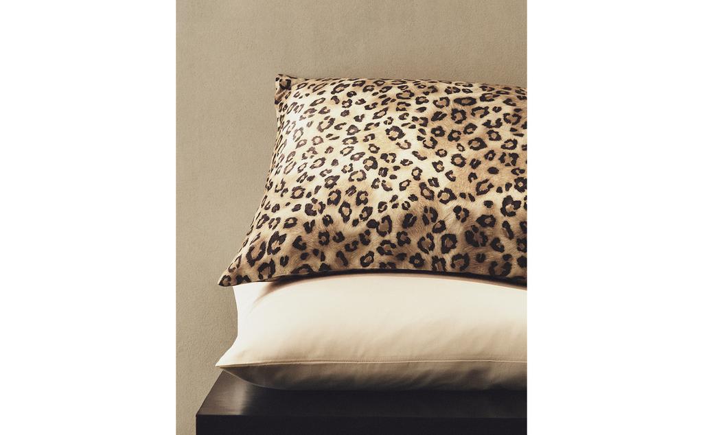 FUNDA ALMOHADA SATÉN ESTAMPADO ANIMAL PRINT