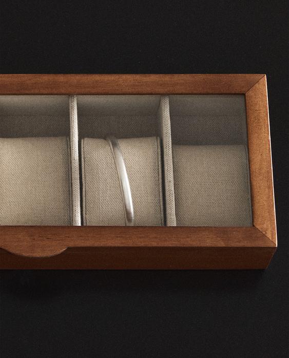 WOODEN AND LINEN WATCH BOX WOODEN AND LINEN WATCH BOX