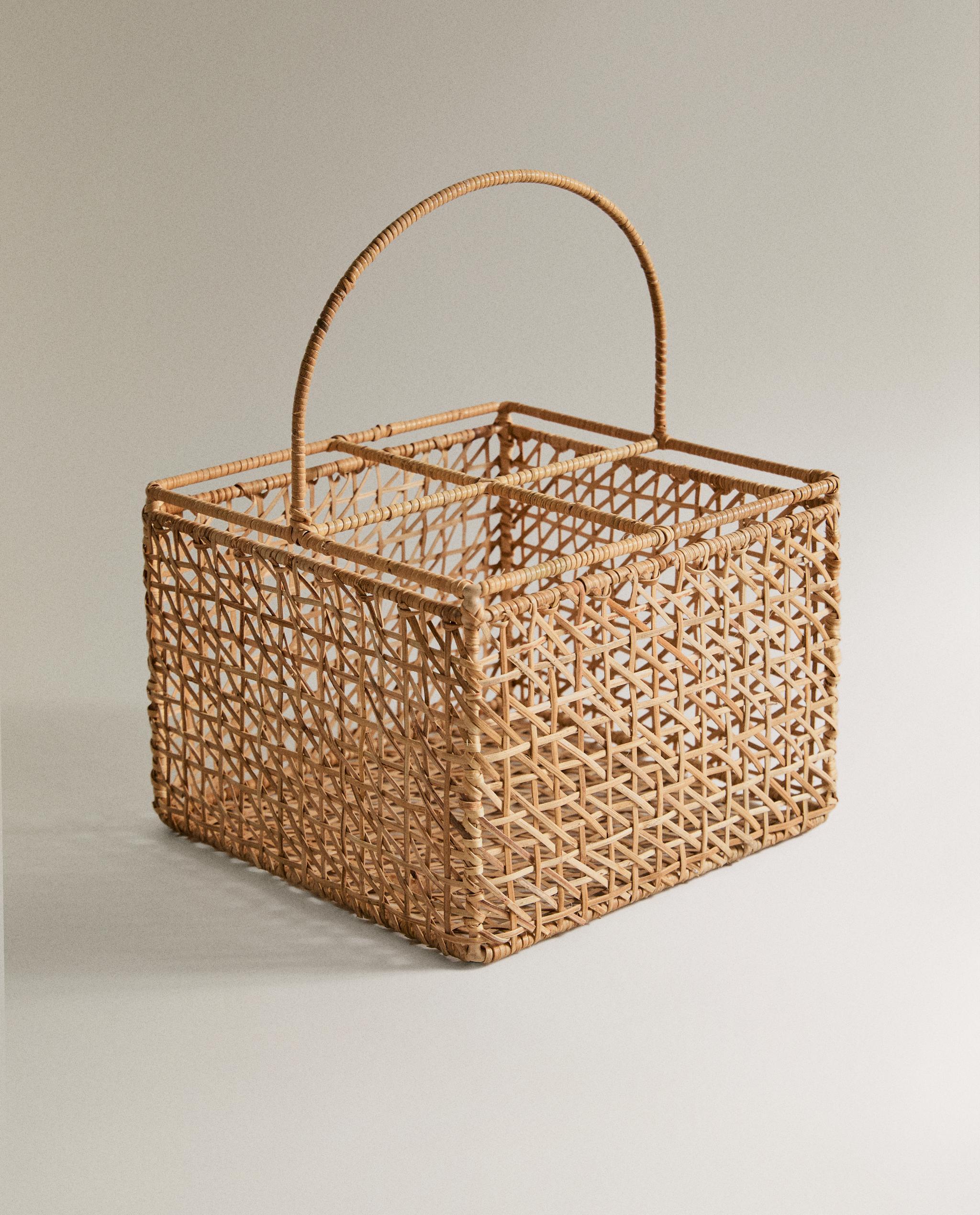 RATTAN BOTTLE STAND WITH HANDLE product thumbnail 2
