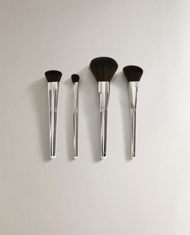 MAKEUP BRUSH SET (SET OF 4)