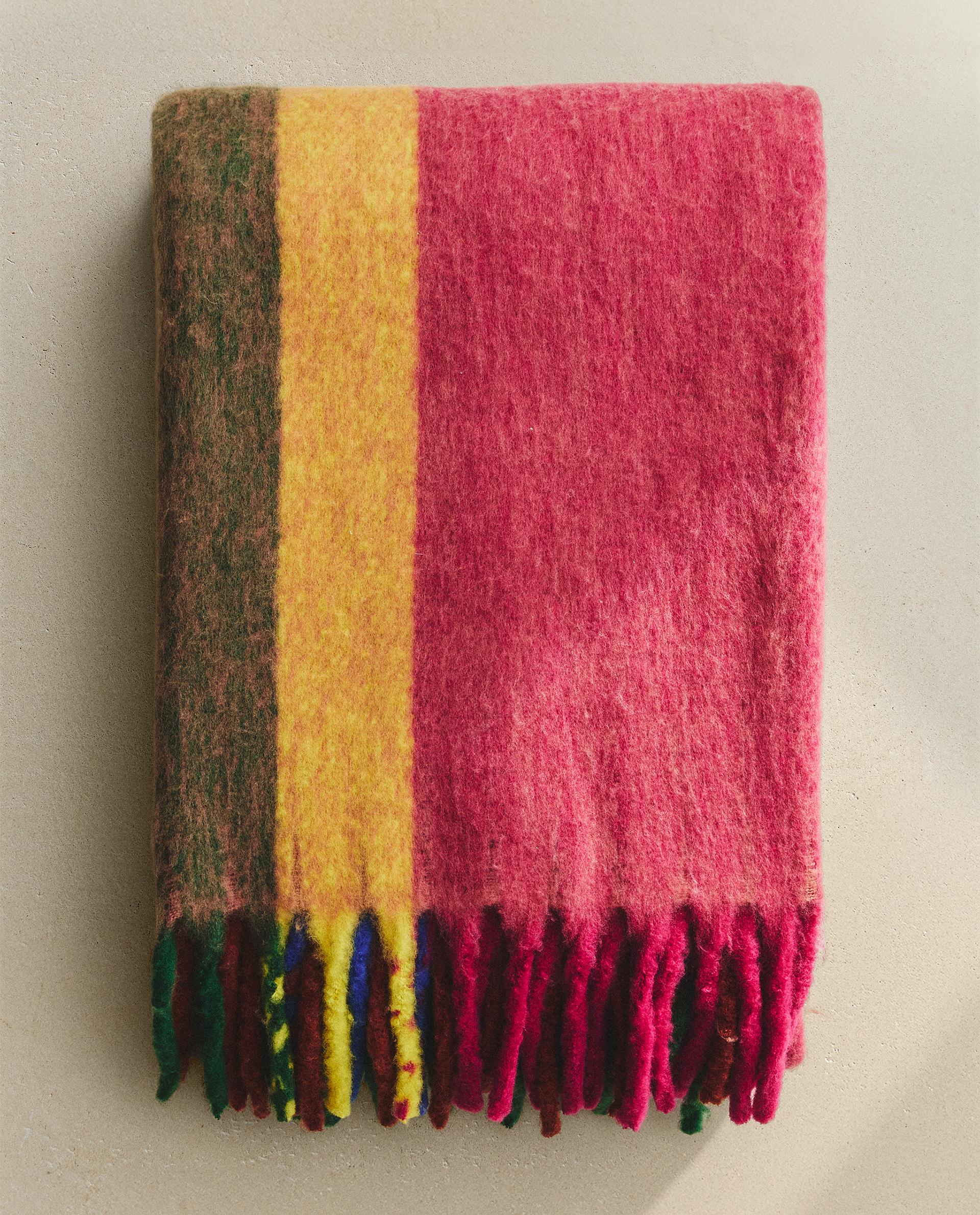 MANTA RAYAS IRREGULARES X COLLAGERIE | Zara Home México