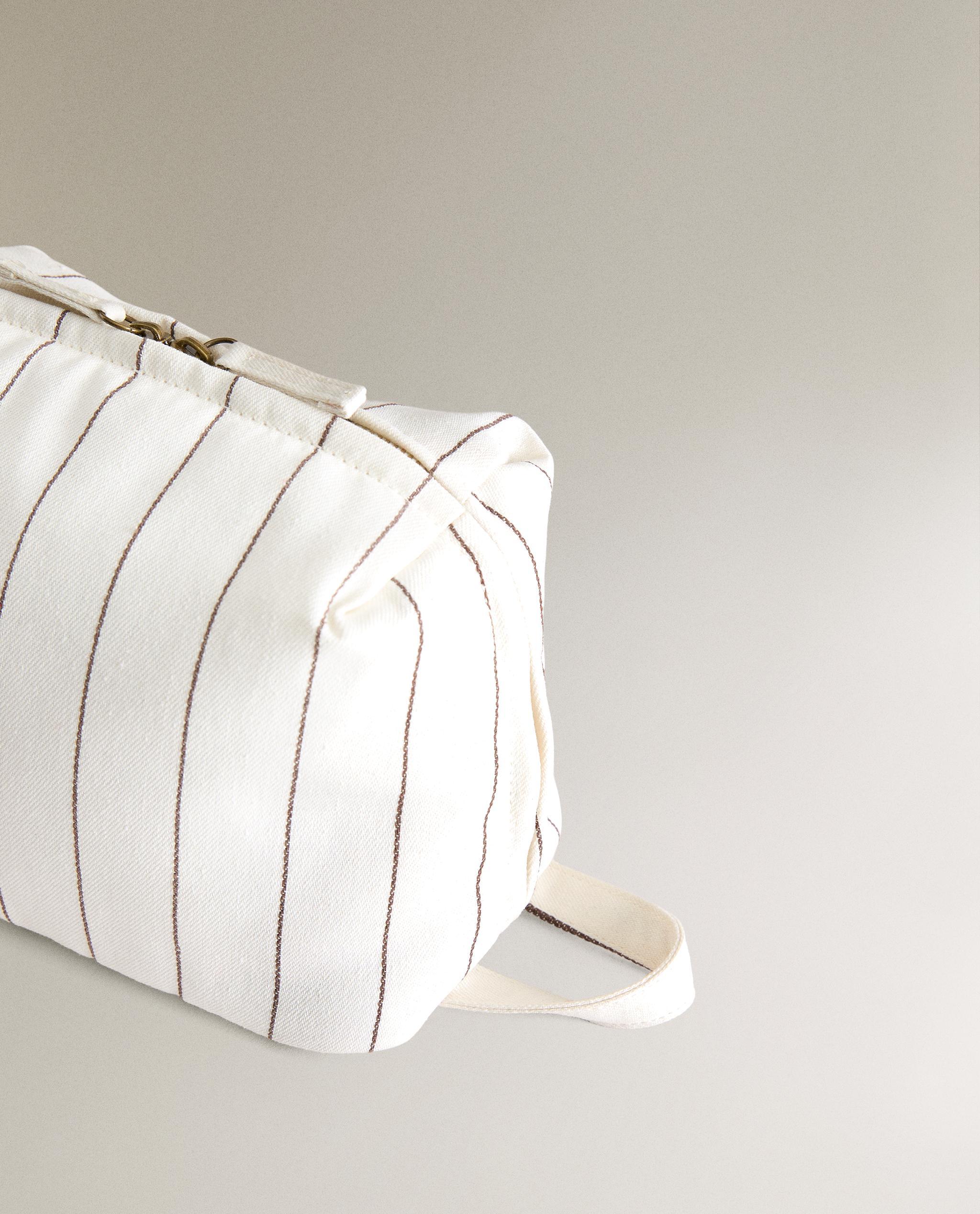 STRIPED TOILETRY BAG product thumbnail 3