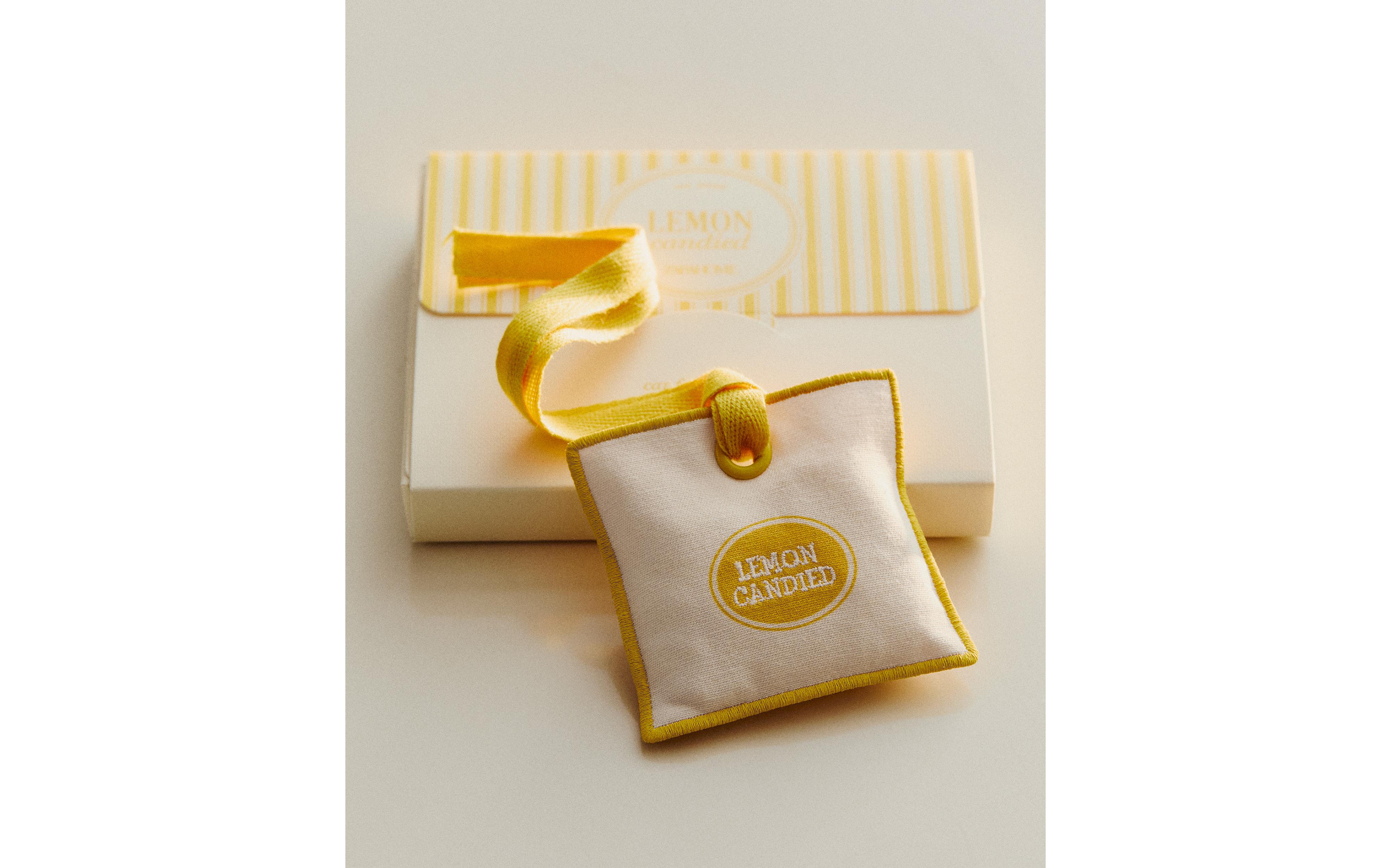 VETIVER MANGO, CANDIED LEMON AND VANILLA & NUT CAR AIR FRESHENERS product thumbnail 11