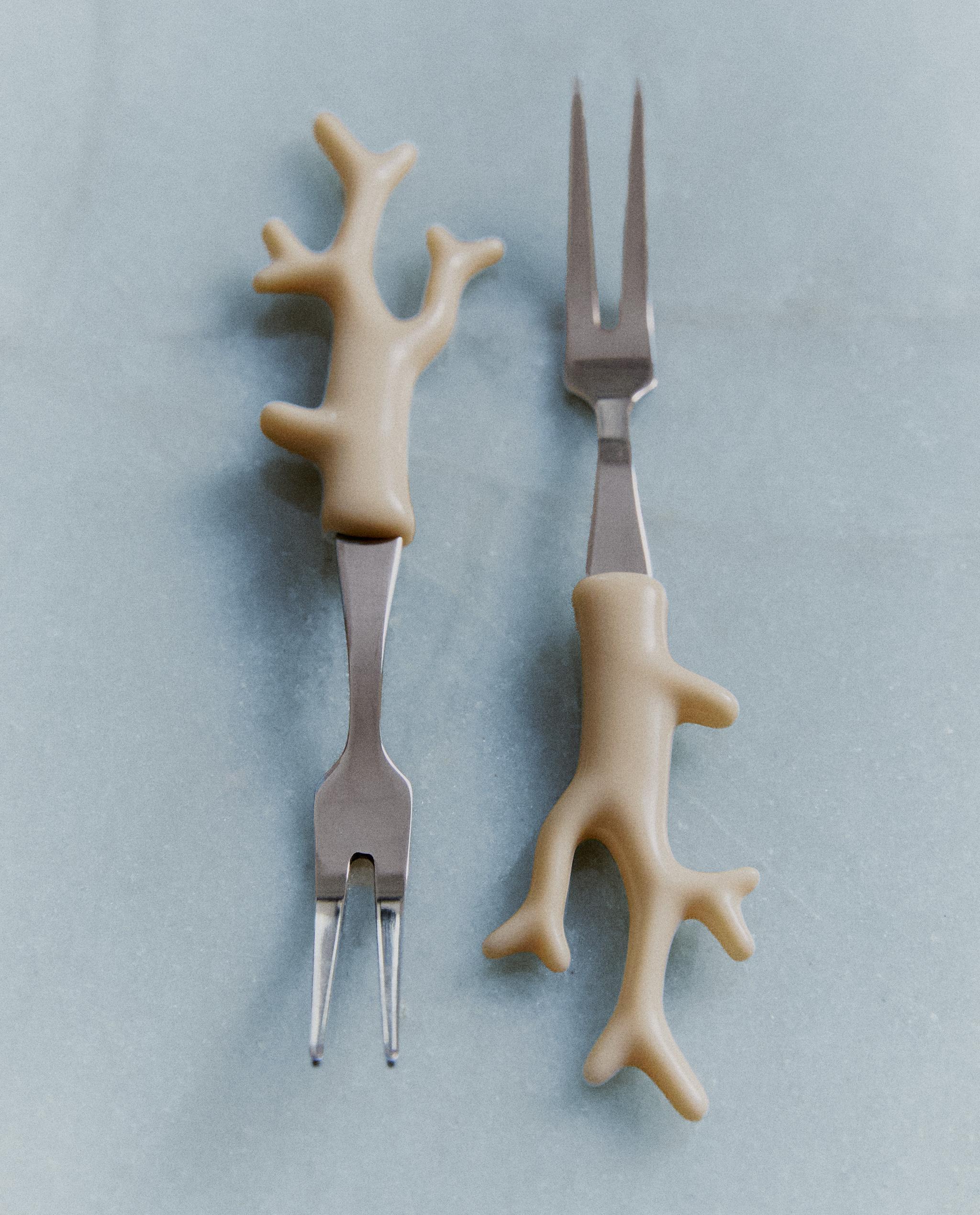 PACK OF MINI CORAL FORKS (PACK OF 8) product thumbnail 10