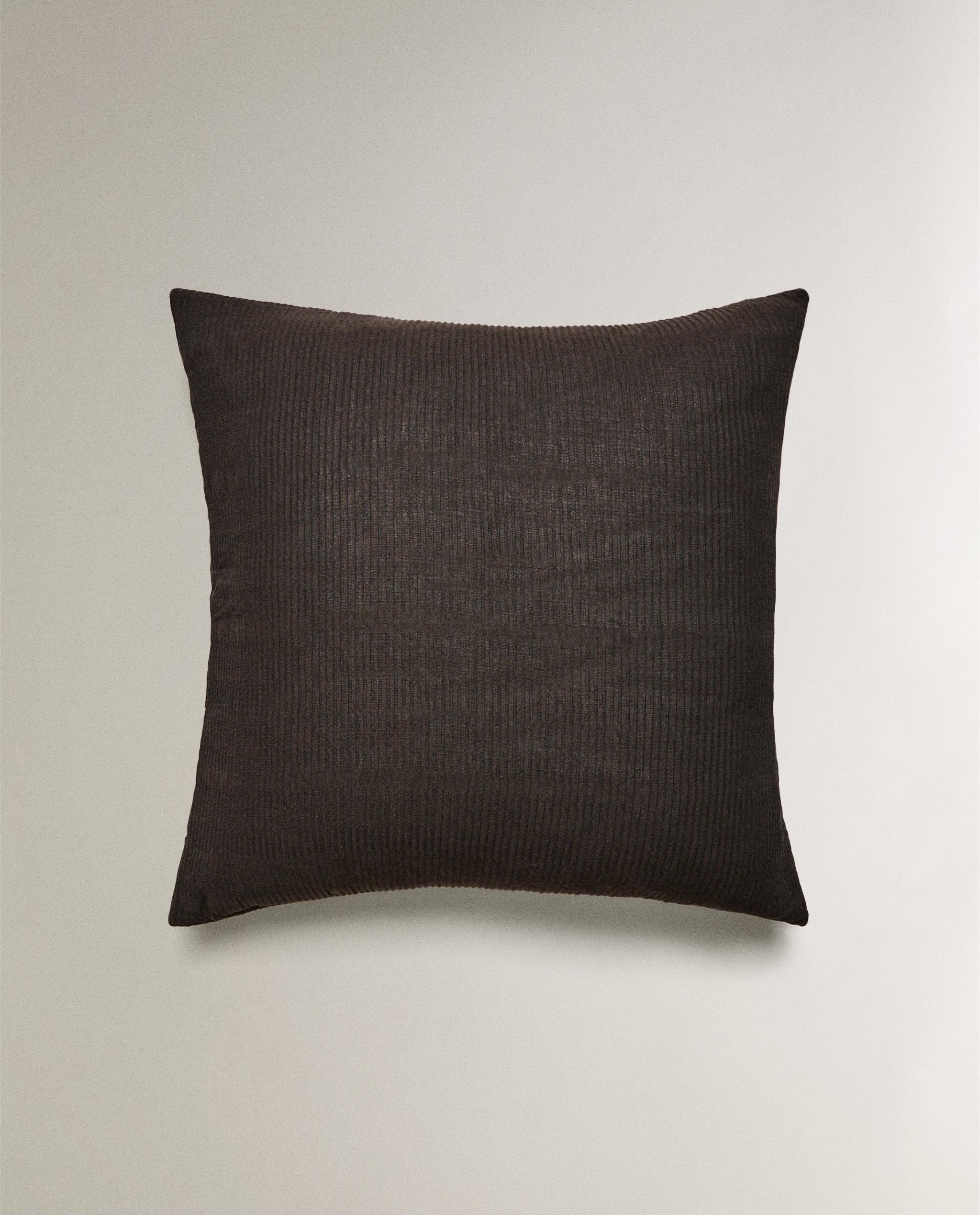 GATHERED QUILT CUSHION COVER product thumbnail 4