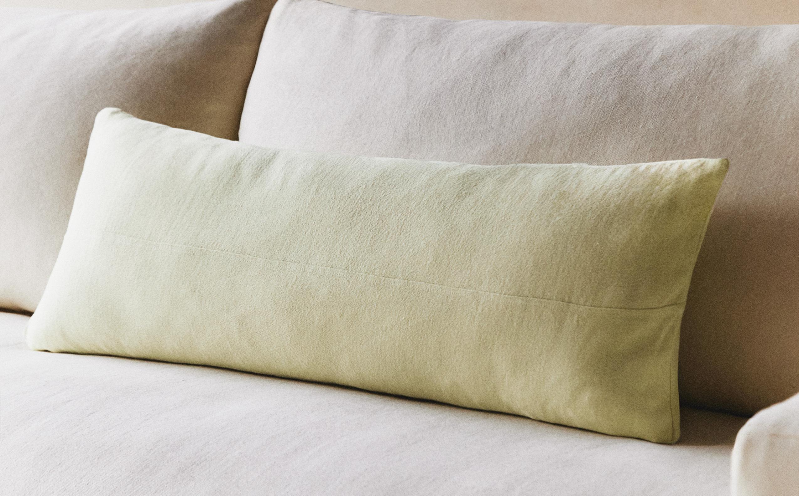 お値引き‼️ZARA HOME クッションカバー　ホワイト2枚セット ジャカード クッションカバー | Zara Home 日本/Japan
