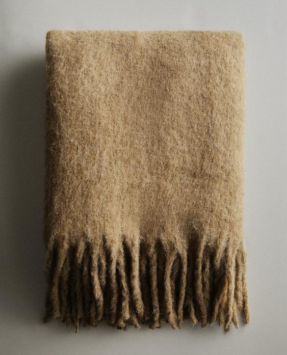 FRINGED SOFT THROW FRINGED SOFT THROW