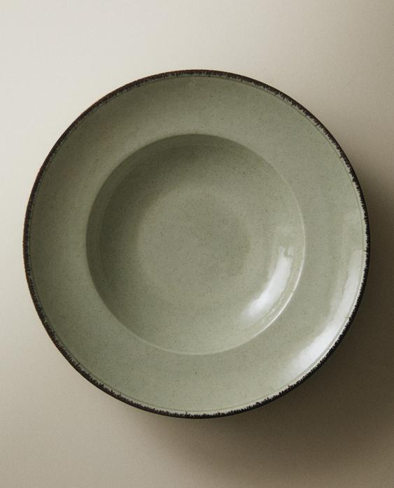 PORCELAIN PASTA PLATE WITH ANTIQUE FINISH RIM