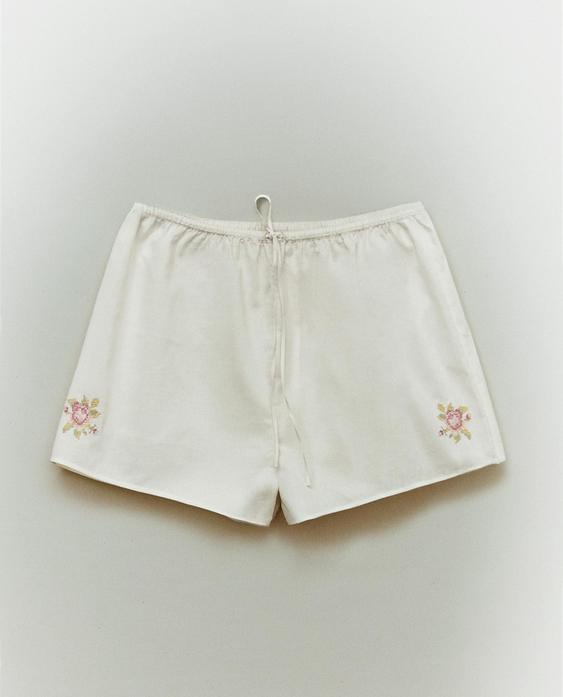 SHORTS WITH FLORAL EMBROIDERY