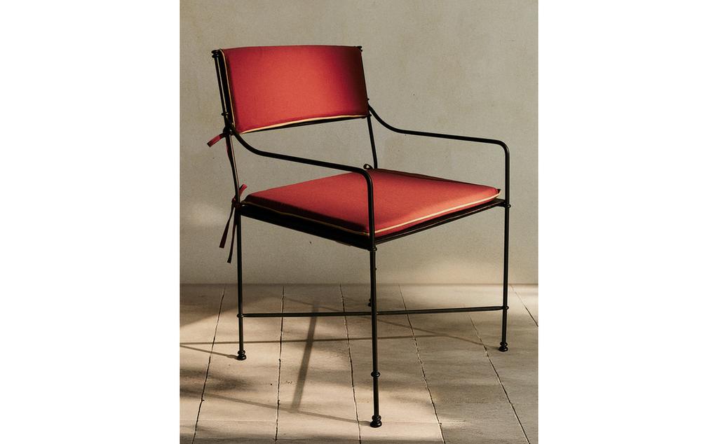FORGED METAL ACCENT CHAIR WITH CUSHIONS FORGED METAL ACCENT CHAIR WITH CUSHIONS