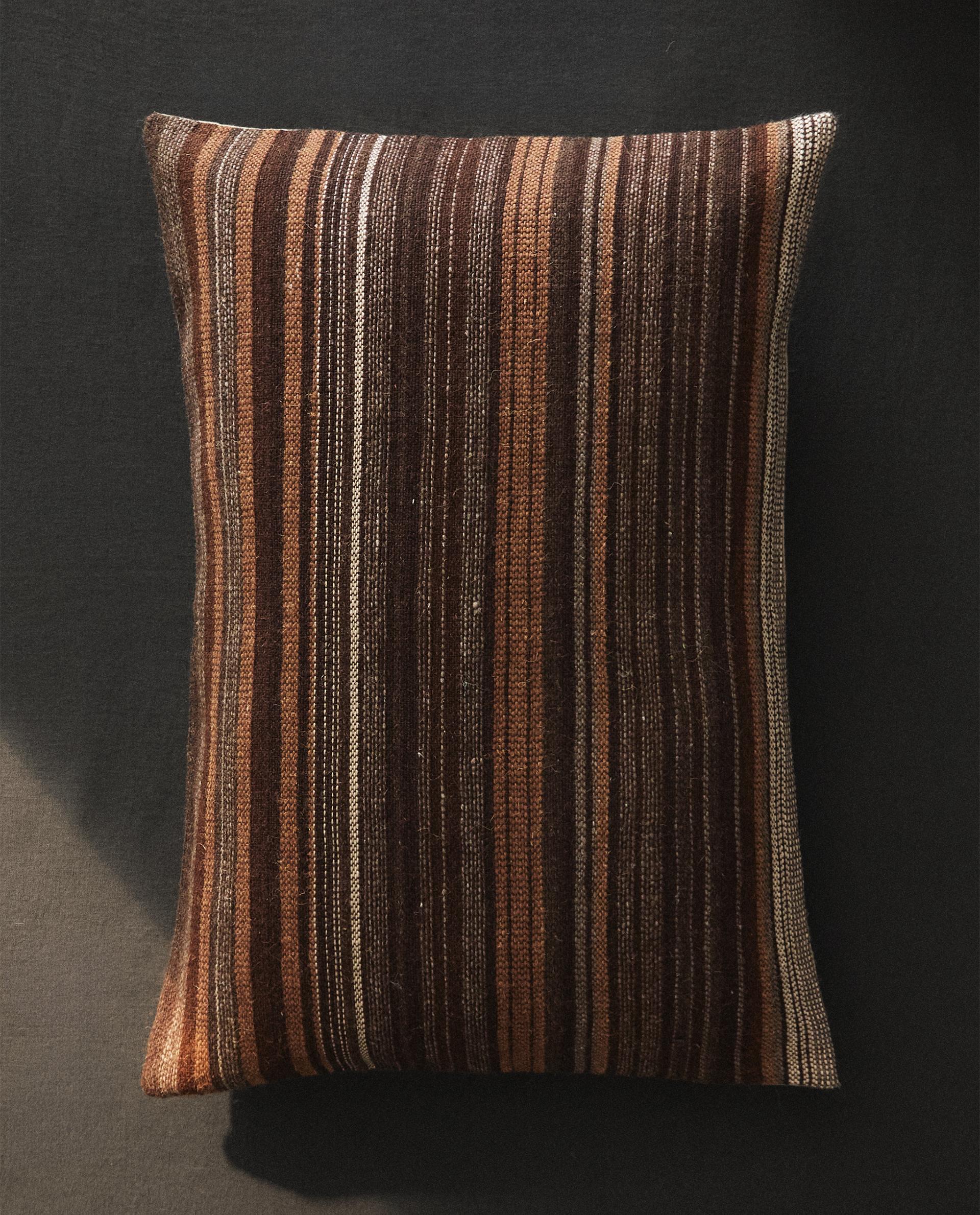 STRIPED CUSHION COVER