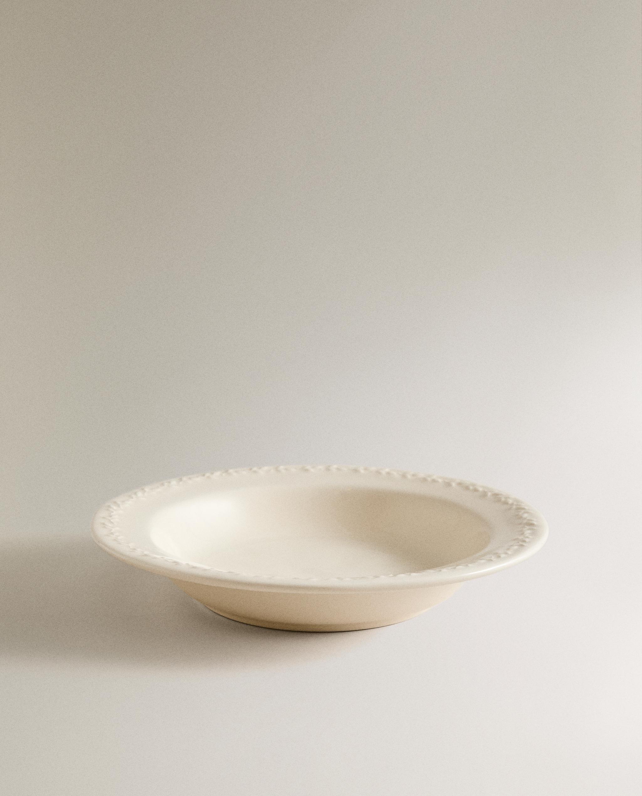 EARTHENWARE DINNER SET WITH RAISED-DESIGN EDGE product thumbnail 9