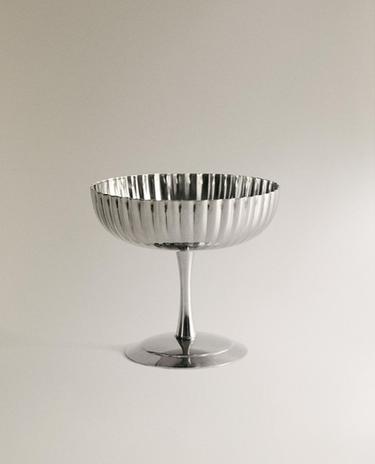 SCALLOPED METAL GLASS