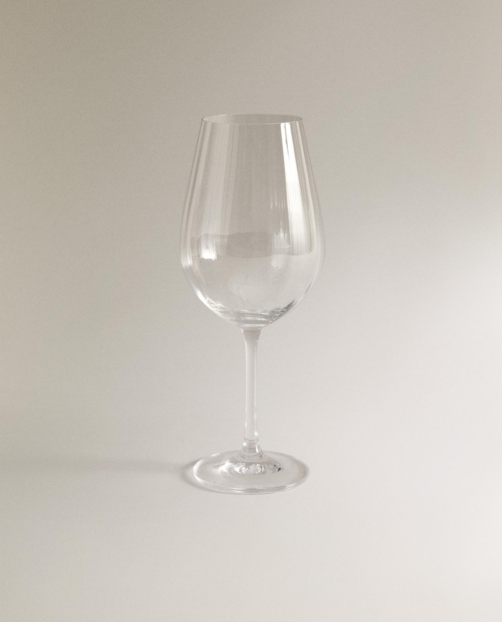 RAISED CRYSTALLINE WINE GLASS