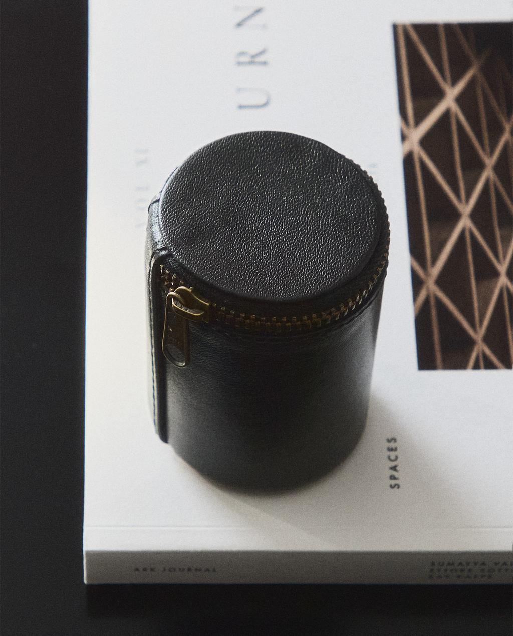 TROUSSE EN CUIR CYLINDRIQUE