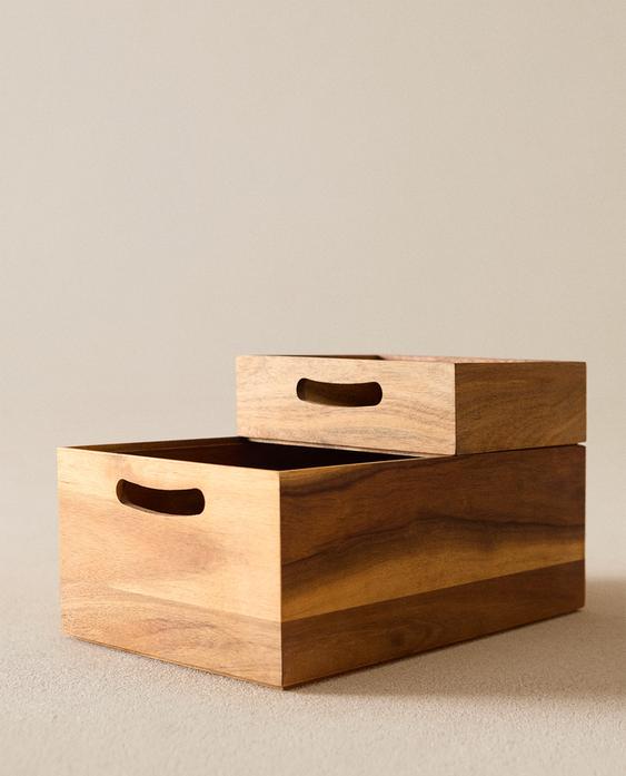 STORAGE BOX